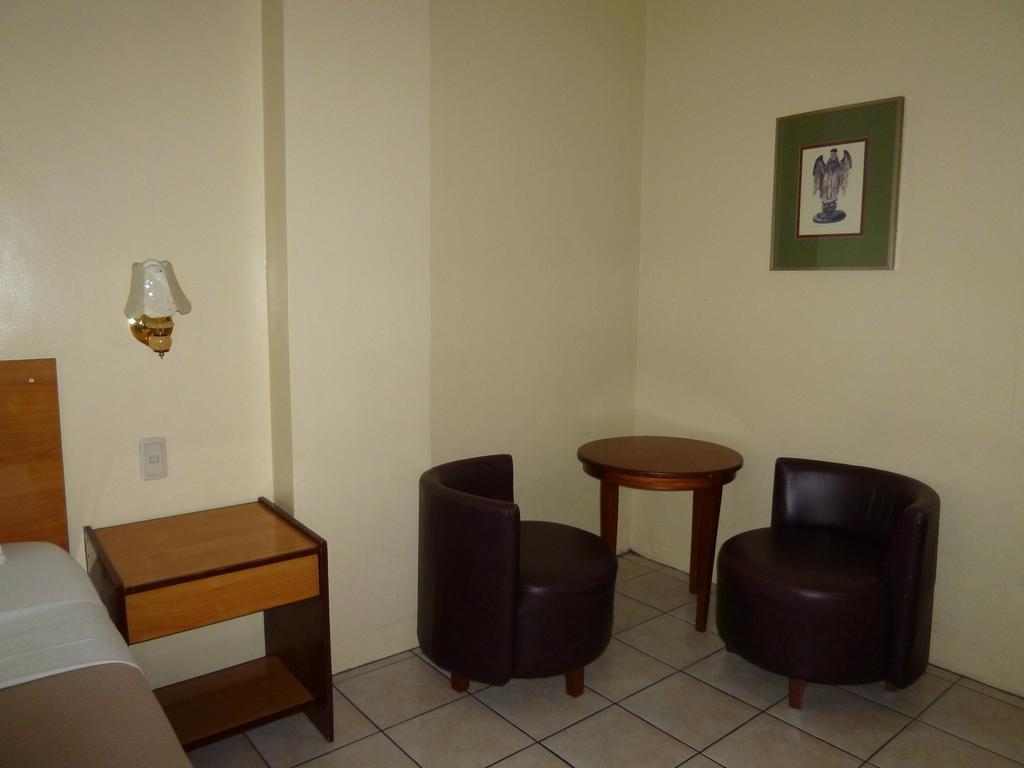 Sequoia Inn Davao Stadt Zimmer foto