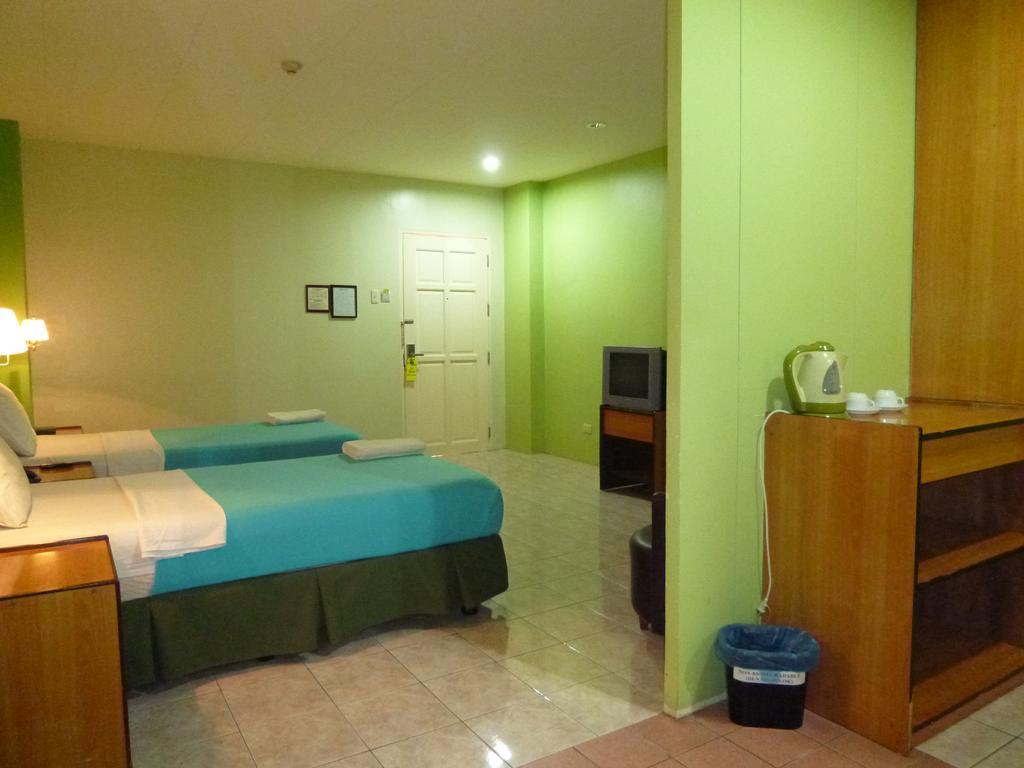 Sequoia Inn Davao Stadt Zimmer foto