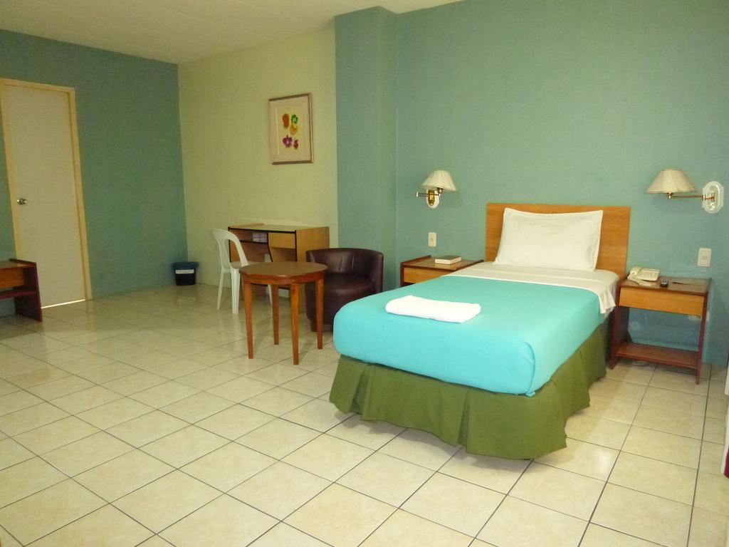 Sequoia Inn Davao Stadt Zimmer foto